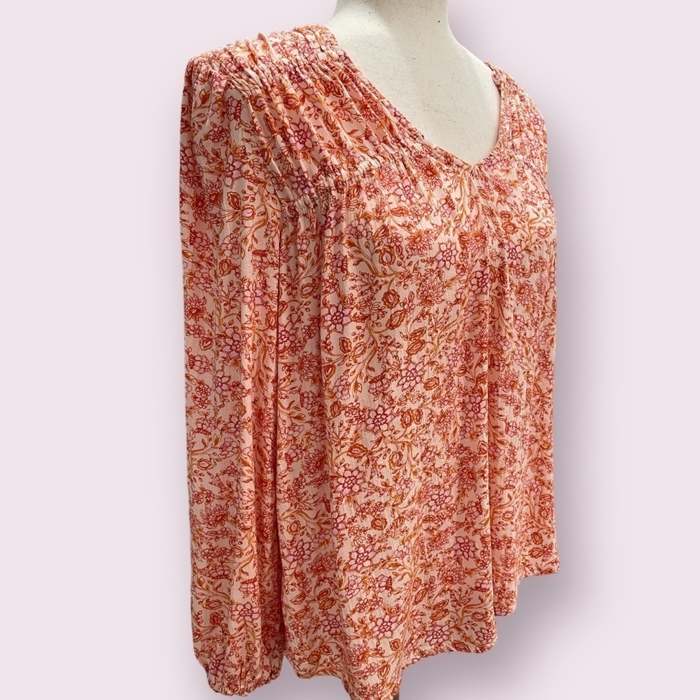 Old Navy Crinkled Smocked Poet Swing Blouse, Peach Floral Boho Flowy Tunic Shirt